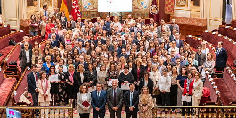 Ciento setenta y nueve profesoras y profesores han recibido el diploma a la excelencia docente